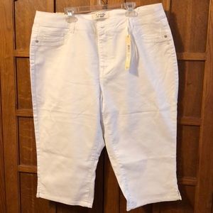 White Women’s capris